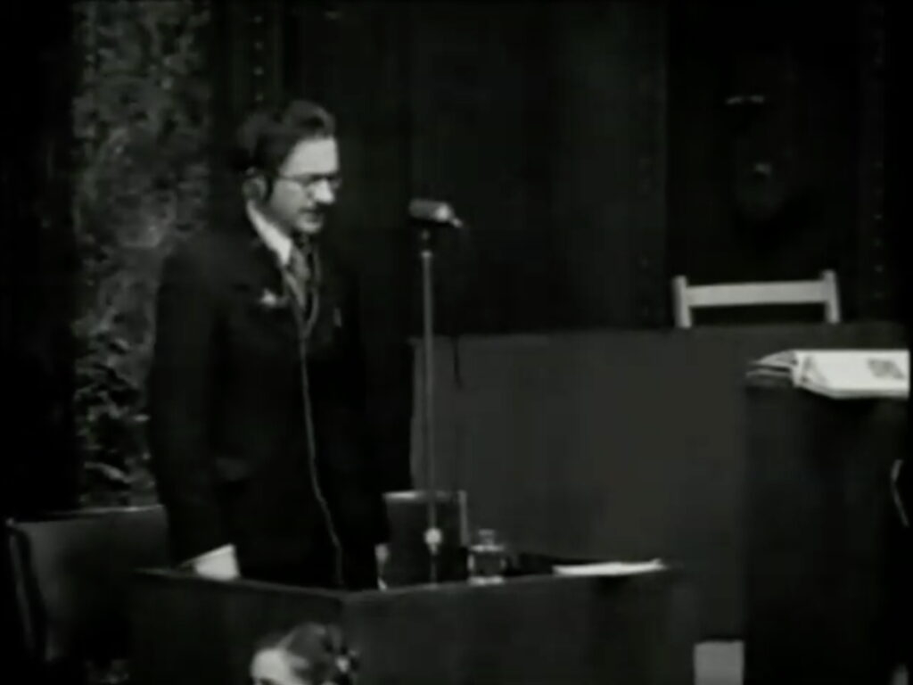 Videovorschaubild – Abraham Sutzkevers Aussagen bei den Nürnberger Prozessen