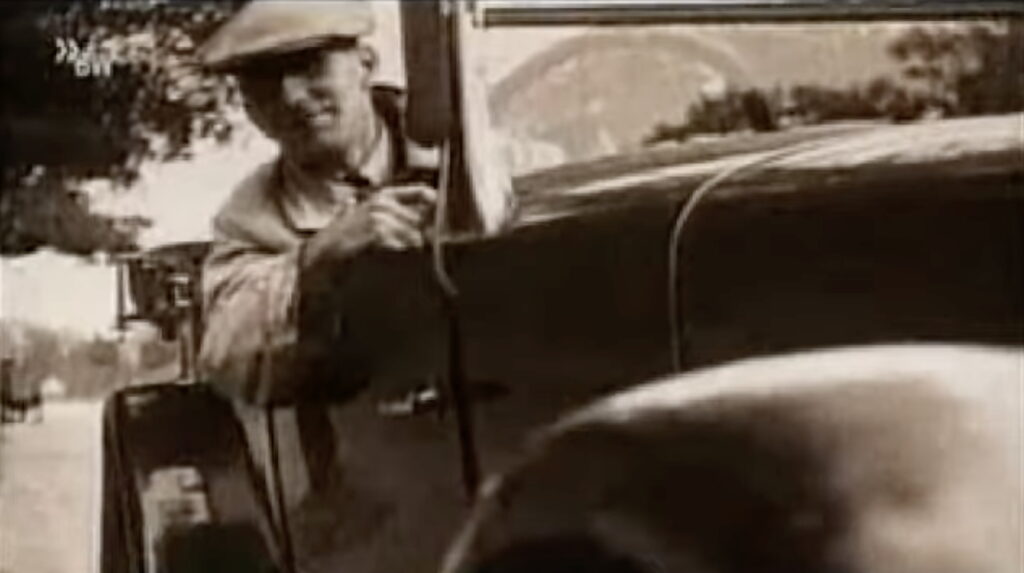 Videovorschaubild zu Bertolt Brecht singt sein „Lied von der Unzulänglichkeit menschlichen Strebens“